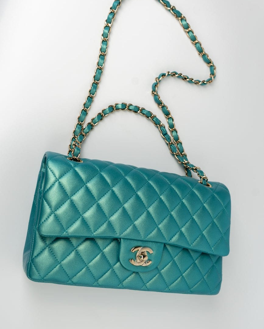 CHANEL Handbag Green 21S Iridescent Green Lambskin Quilted Classic Flap Medium LGHW -Knockoff
