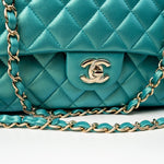 CHANEL Handbag Green 21S Iridescent Green Lambskin Quilted Classic Flap Medium LGHW -Knockoff
