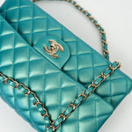 CHANEL Handbag Green 21S Iridescent Green Lambskin Quilted Classic Flap Medium LGHW -Knockoff
