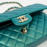 CHANEL Handbag Green 21S Iridescent Green Lambskin Quilted Classic Flap Medium LGHW -Knockoff
