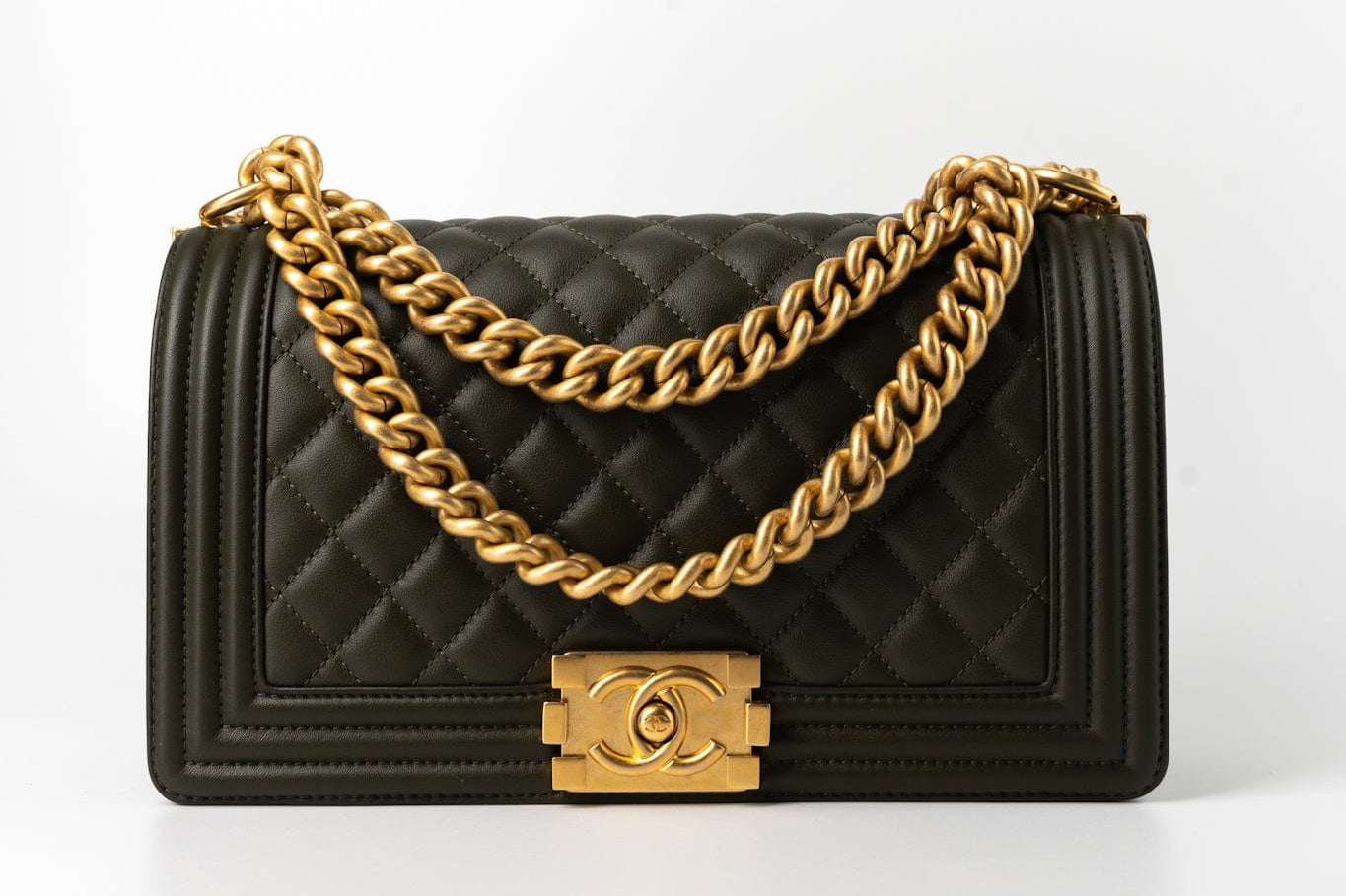 CHANEL Handbag Green Khaki Green Lambskin Quilted Medium Boy Bag Aged Gold Hardware -Knockoff
