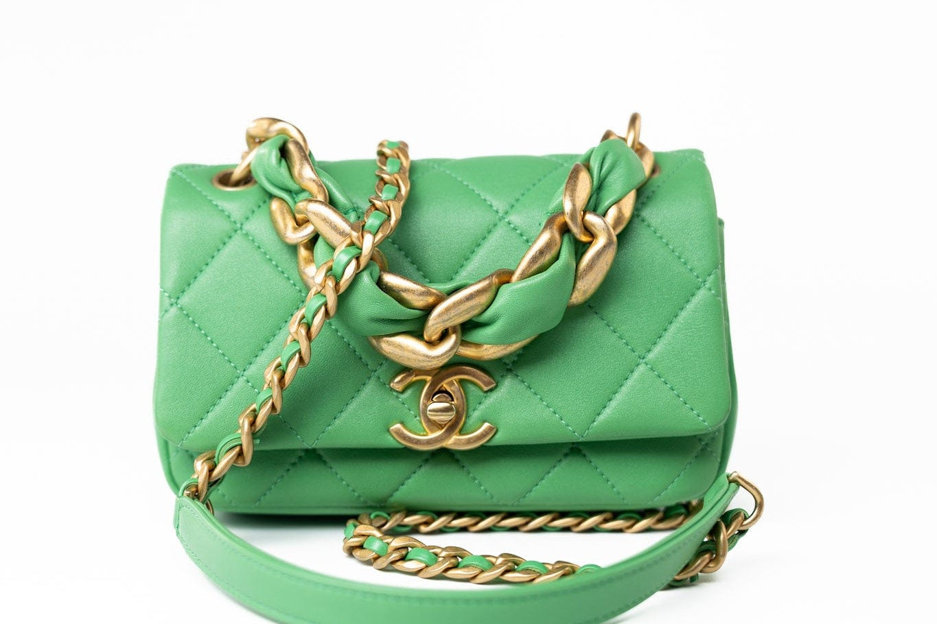 CHANEL Handbag Green Mini Green Lambskin Quilted Entwined Single Flap Antique Gold Hardware -Knockoff
