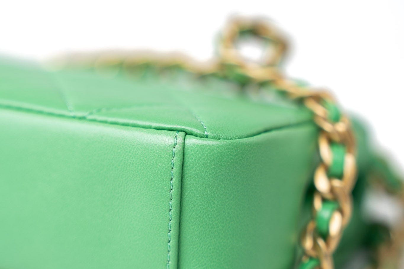 CHANEL Handbag Green Mini Green Lambskin Quilted Entwined Single Flap Antique Gold Hardware -Knockoff
