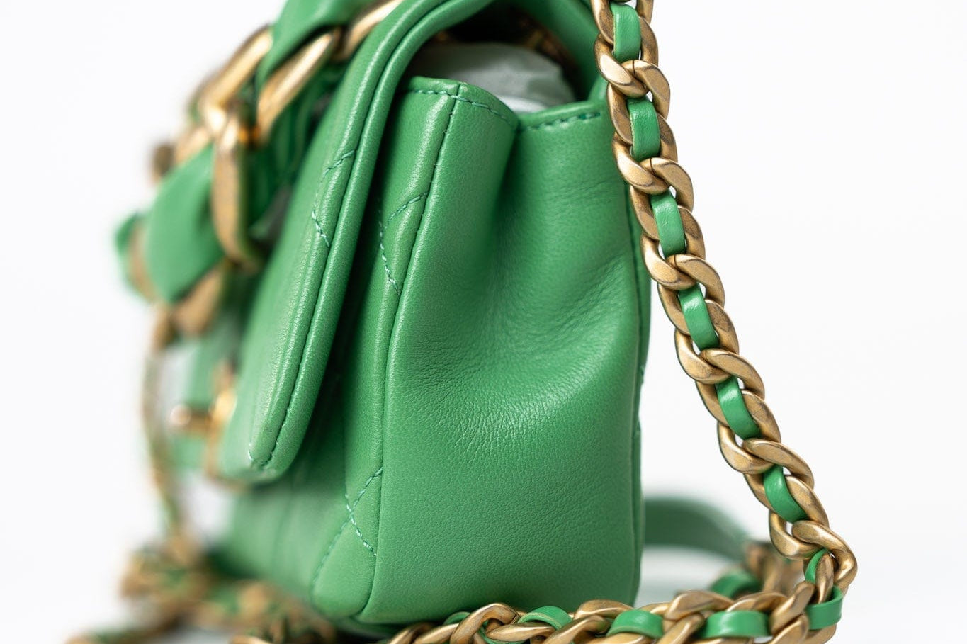 CHANEL Handbag Green Mini Green Lambskin Quilted Entwined Single Flap Antique Gold Hardware -Knockoff
