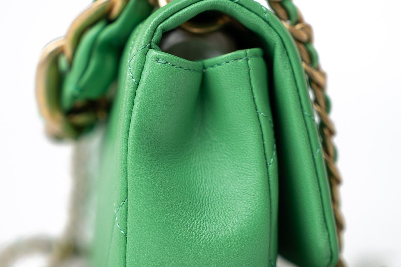 CHANEL Handbag Green Mini Green Lambskin Quilted Entwined Single Flap Antique Gold Hardware -Knockoff
