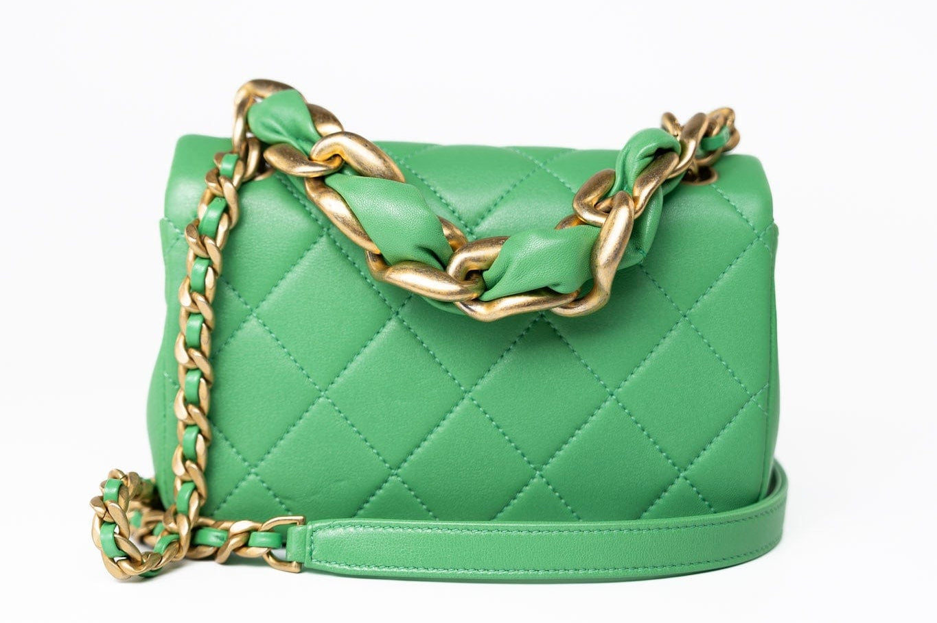 CHANEL Handbag Green Mini Green Lambskin Quilted Entwined Single Flap Antique Gold Hardware -Knockoff
