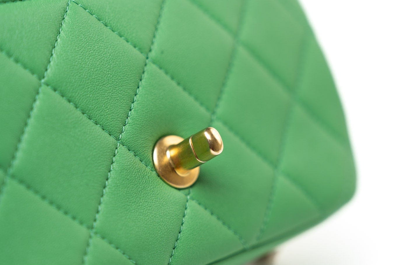 CHANEL Handbag Green Mini Green Lambskin Quilted Entwined Single Flap Antique Gold Hardware -Knockoff
