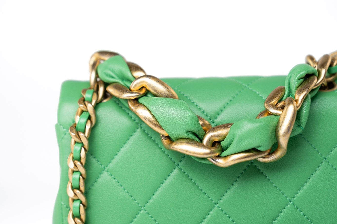 CHANEL Handbag Green Mini Green Lambskin Quilted Entwined Single Flap Antique Gold Hardware -Knockoff
