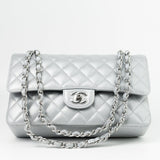 CHANEL Handbag Grey 23P Metallic Silver Lambskin Quilted Classic Flap Medium SHW Edge Stitching -Knockoff
