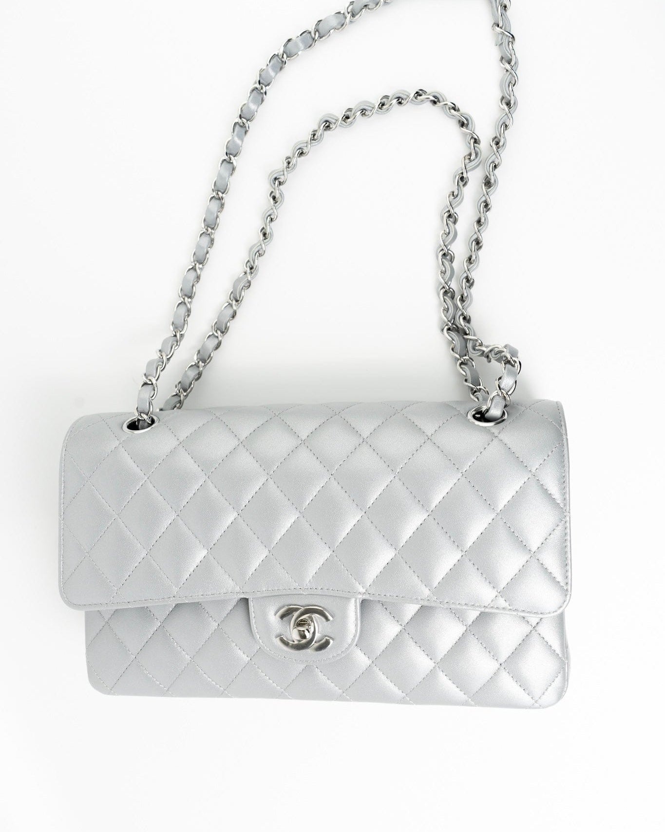 CHANEL Handbag Grey 23P Metallic Silver Lambskin Quilted Classic Flap Medium SHW Edge Stitching -Knockoff
