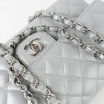 CHANEL Handbag Grey 23P Metallic Silver Lambskin Quilted Classic Flap Medium SHW Edge Stitching -Knockoff
