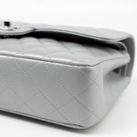 CHANEL Handbag Grey 23P Metallic Silver Lambskin Quilted Classic Flap Medium SHW Edge Stitching -Knockoff
