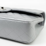 CHANEL Handbag Grey 23P Metallic Silver Lambskin Quilted Classic Flap Medium SHW Edge Stitching -Knockoff
