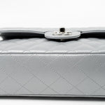 CHANEL Handbag Grey 23P Metallic Silver Lambskin Quilted Classic Flap Medium SHW Edge Stitching -Knockoff
