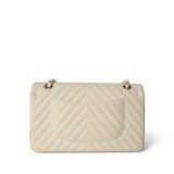 CHANEL Handbag Ivory / Classic flap 18C Ivory Chevron Lambskin Medium Classic Flap Light Gold Hardware -Knockoff
