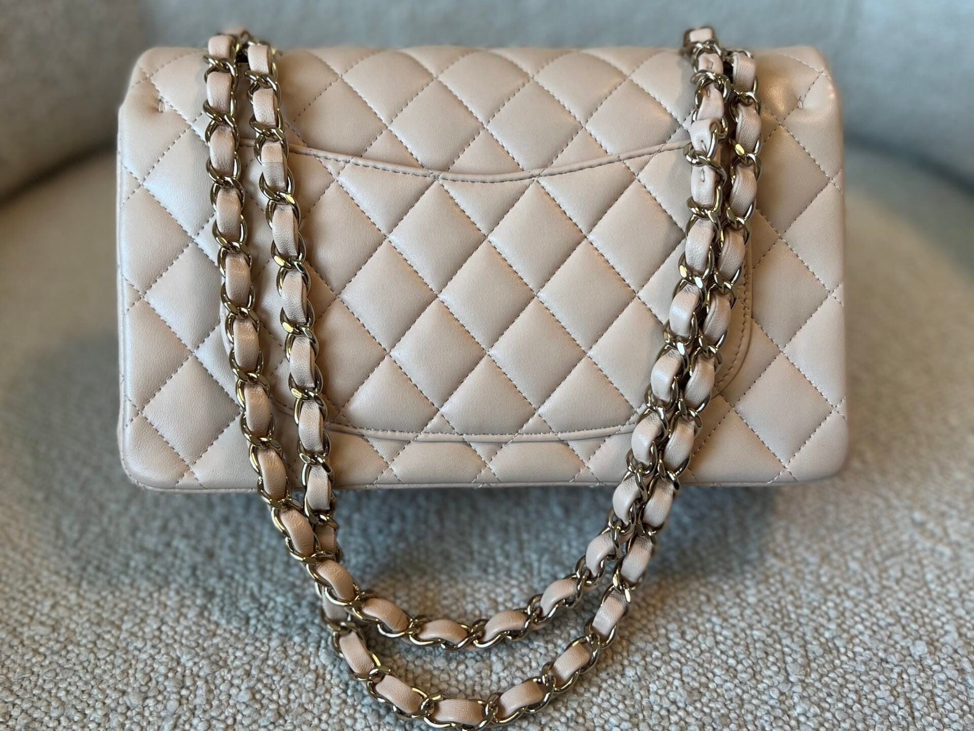 CHANEL Handbag Light Beige Lambskin Quilted Classic Double Flap Small Light Gold Hardware -Knockoff
