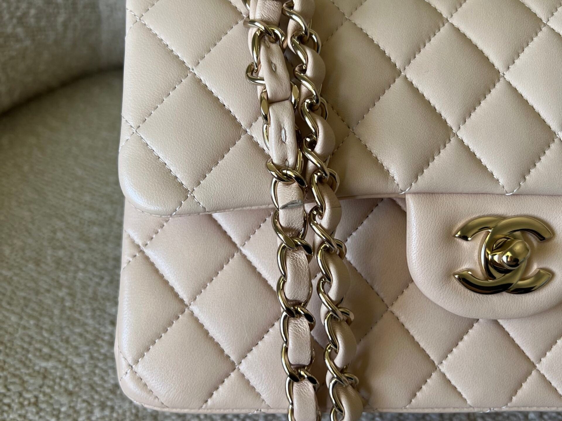 CHANEL Handbag Light Beige Lambskin Quilted Classic Double Flap Small Light Gold Hardware -Knockoff
