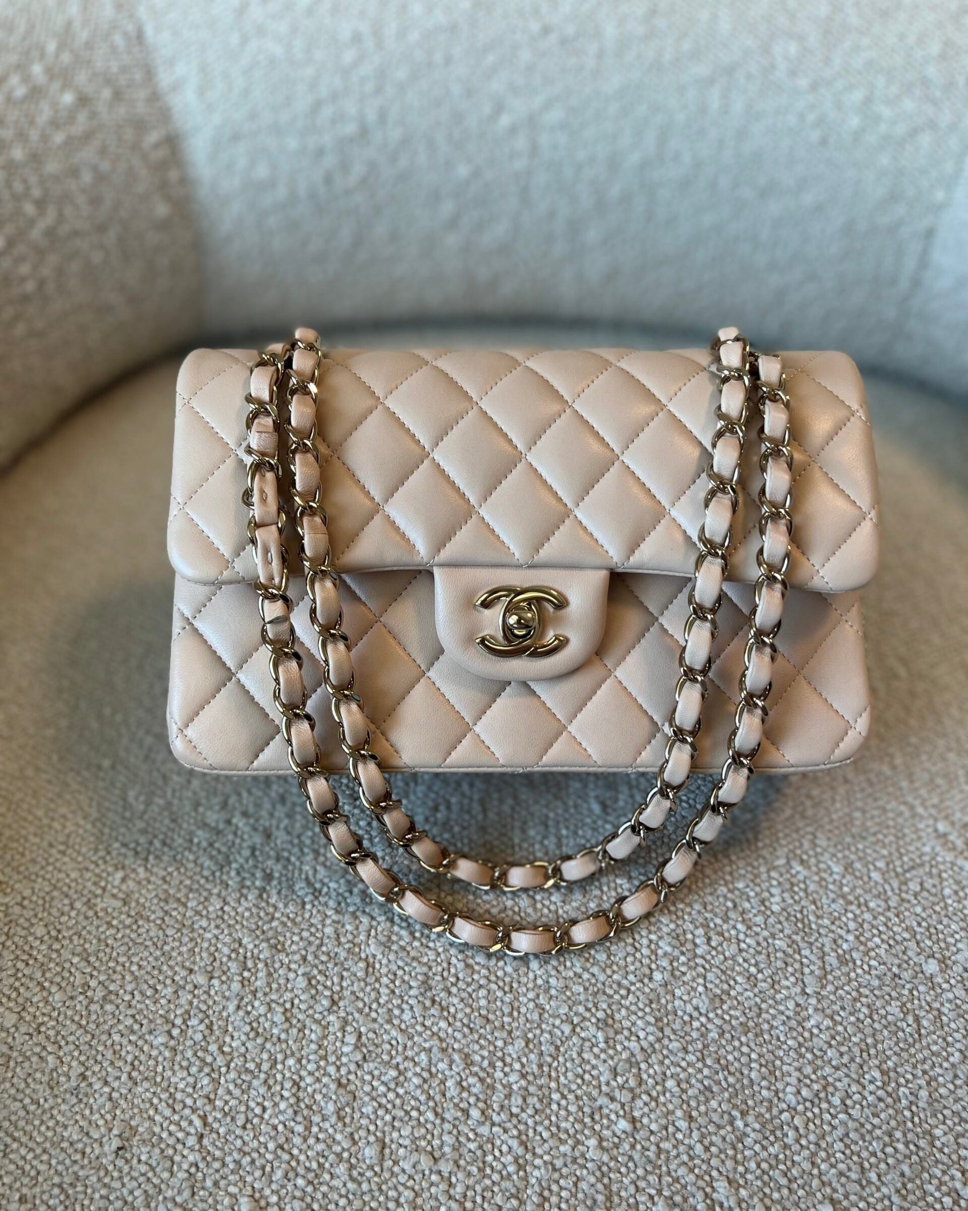 CHANEL Handbag Light Beige Lambskin Quilted Classic Double Flap Small Light Gold Hardware -Knockoff
