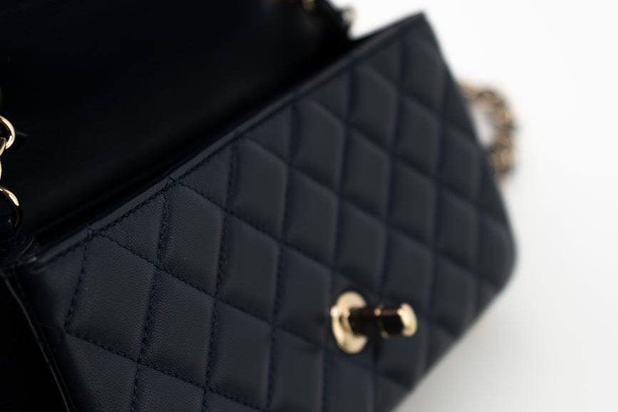 CHANEL Handbag Navy Blue Lambskin Quilted Mini Rectangular Flap Bag LGHW -Knockoff
