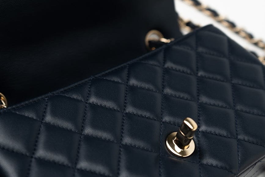 CHANEL Handbag Navy Blue Lambskin Quilted Mini Rectangular Flap Bag LGHW -Knockoff
