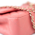 CHANEL Handbag Pink 18S Pink Caviar Medium Quilted Classic Double Flap Light Gold Hardware -Knockoff
