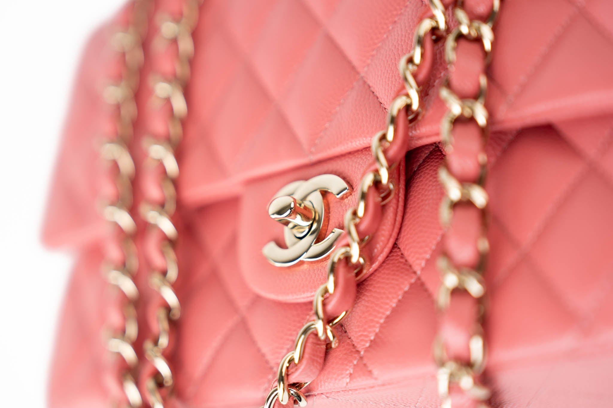 CHANEL Handbag Pink 18S Pink Caviar Medium Quilted Classic Double Flap Light Gold Hardware -Knockoff
