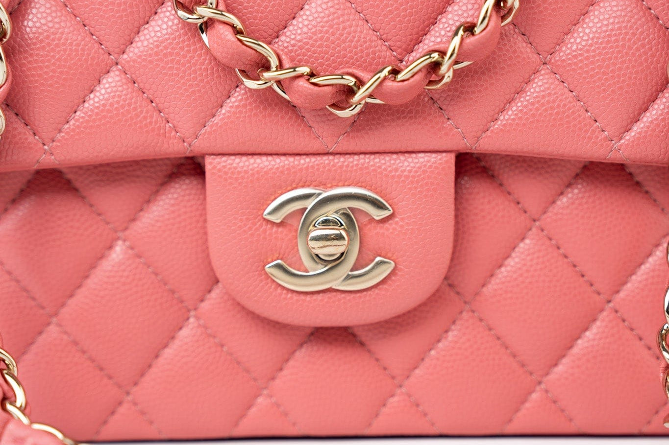 CHANEL Handbag Pink 18S Pink Caviar Quilted Classic Flap Small Light Gold Hardware -Knockoff
