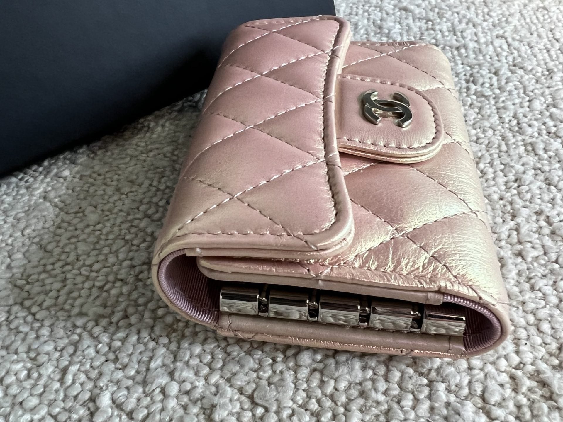 CHANEL Handbag Pink 21K Pink Iridescent Key Holder Wallet SHW -Knockoff
