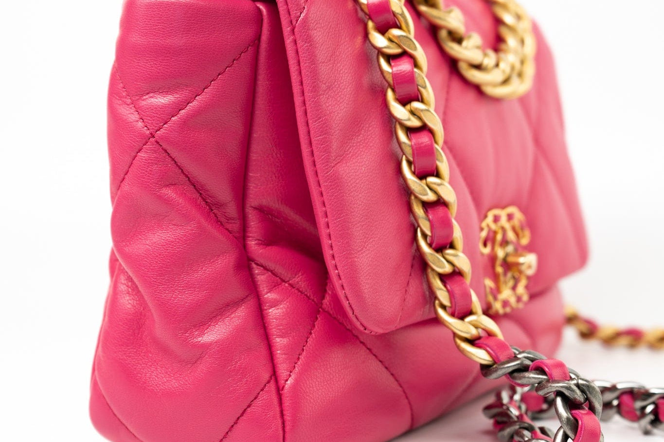 CHANEL Handbag Pink Pink Goatskin Quilted 19 Flap Small Mixed Hardware -Knockoff
