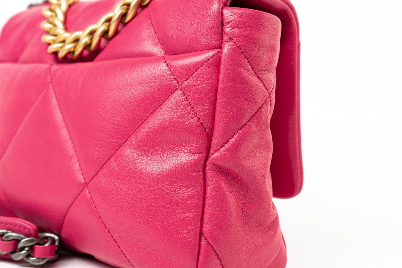 CHANEL Handbag Pink Pink Goatskin Quilted 19 Flap Small Mixed Hardware -Knockoff
