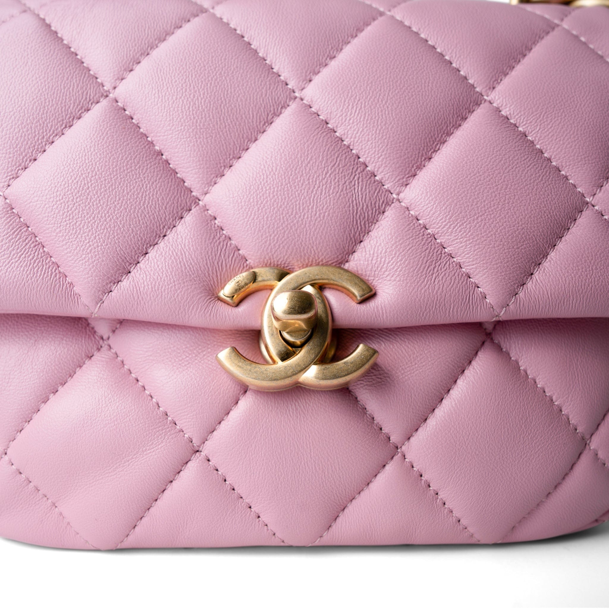 CHANEL Handbag Pink Pink Mini Lacquered Chain Lambskin Quilted Flap Aged Gold Hardware -Knockoff
