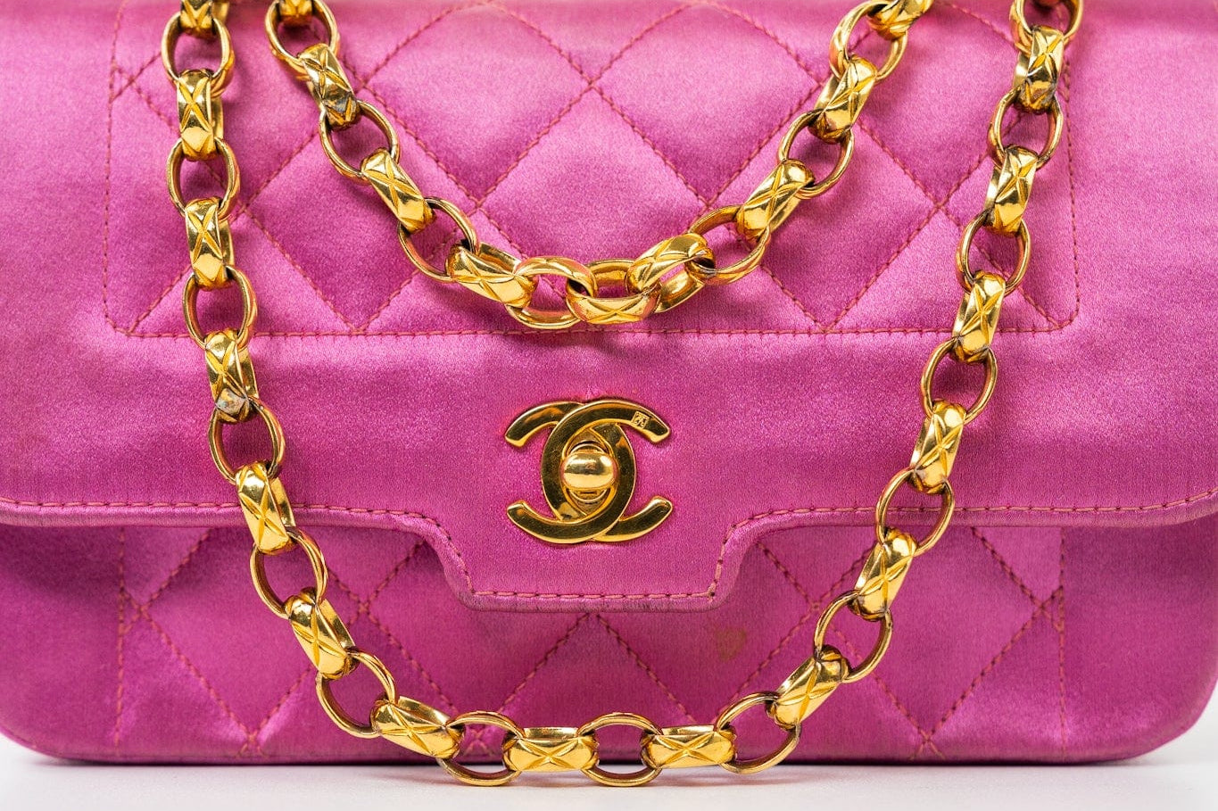 CHANEL Handbag Pink Satin Quilted Single Flap Mini Gold Hardware -Knockoff
