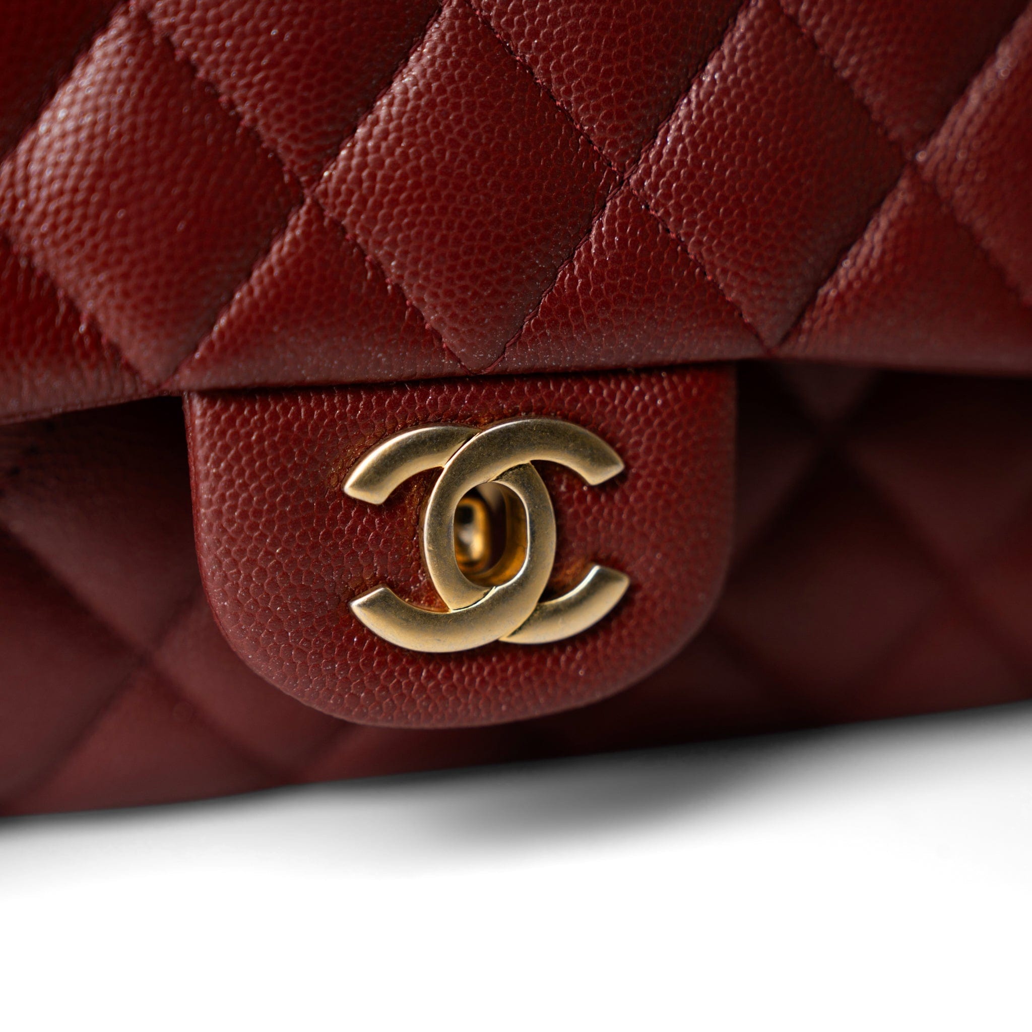 CHANEL Handbag Red 18C Dark Red Glittery Caviar Quilted Classic Flap Aged Gold Hardware -Knockoff
