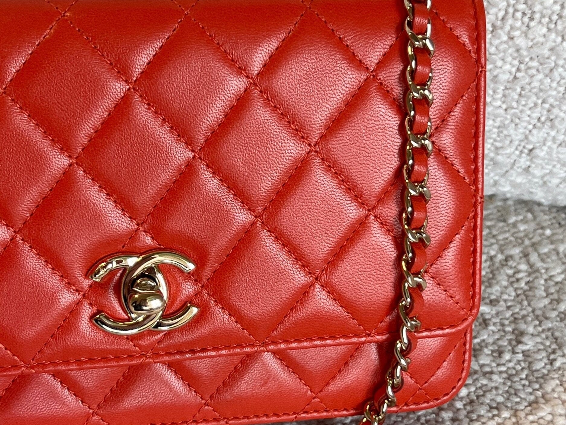 CHANEL Handbag Red Lambskin Quilted Trendy CC Wallet on Chain (WOC) -Knockoff
