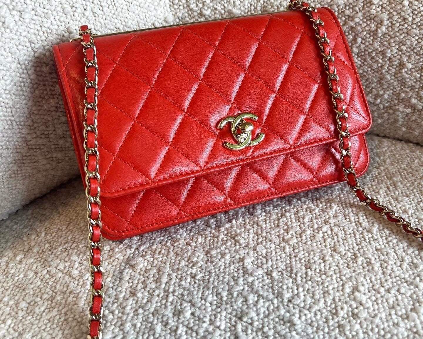 CHANEL Handbag Red Lambskin Quilted Trendy CC Wallet on Chain (WOC) -Knockoff
