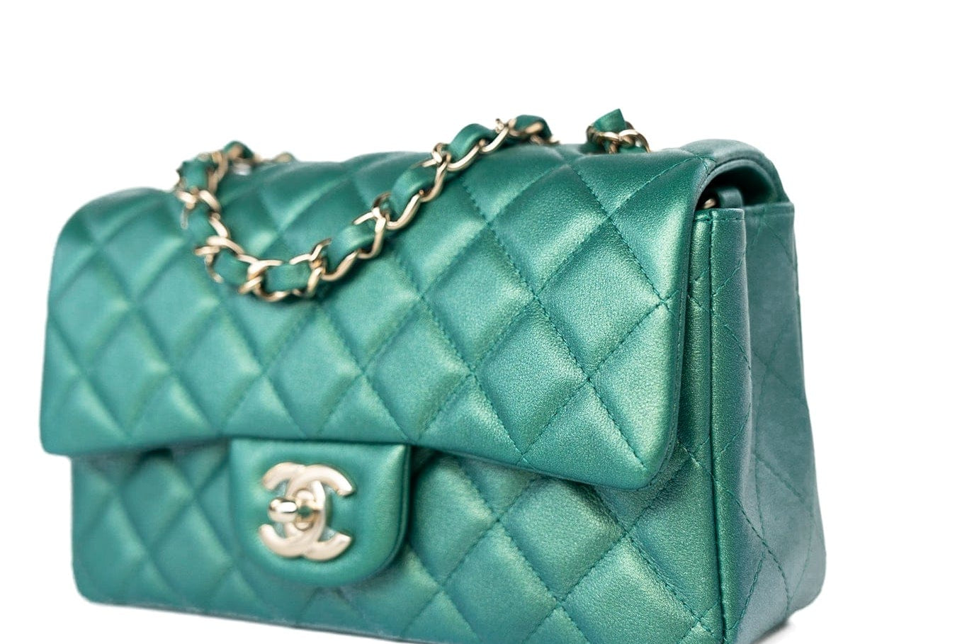 CHANEL Handbag Single flap / Green 22A Iridescent Green Lambskin Quilted Mini Rectangular Single Flap Light Gold Hardware -Knockoff
