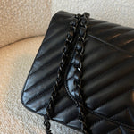 CHANEL Handbag So Black Lambskin Chevron Medium Classic Flap -Knockoff
