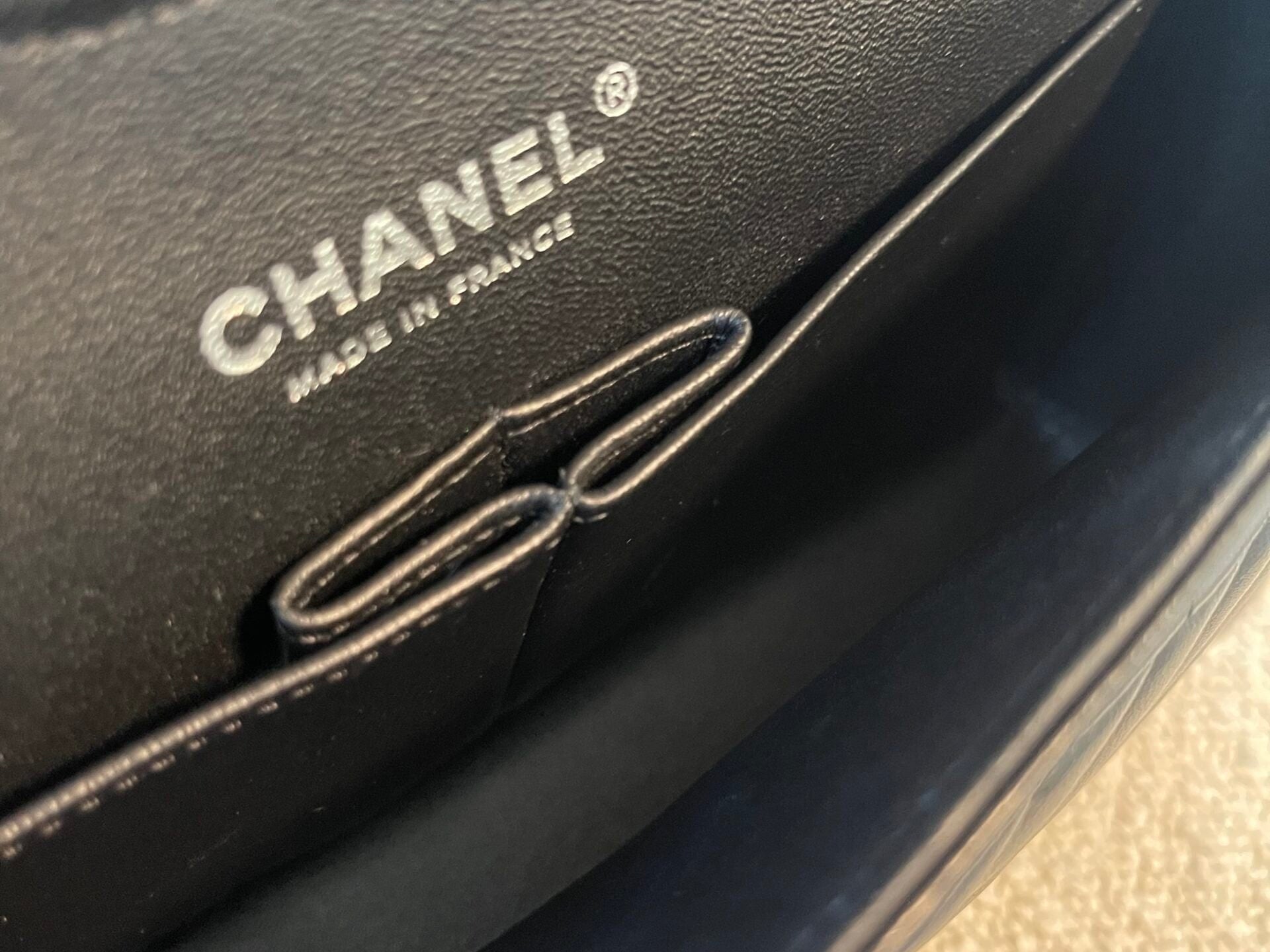 CHANEL Handbag So Black Lambskin Chevron Medium Classic Flap -Knockoff
