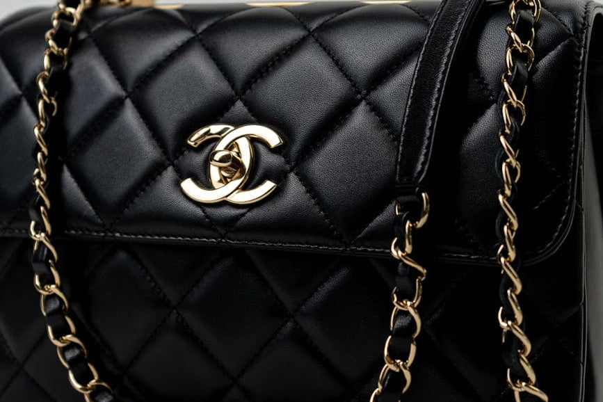 CHANEL Handbag Trendy CC Black Lambskin Black Lambskin Quilted Small Light Gold Hardware -Knockoff
