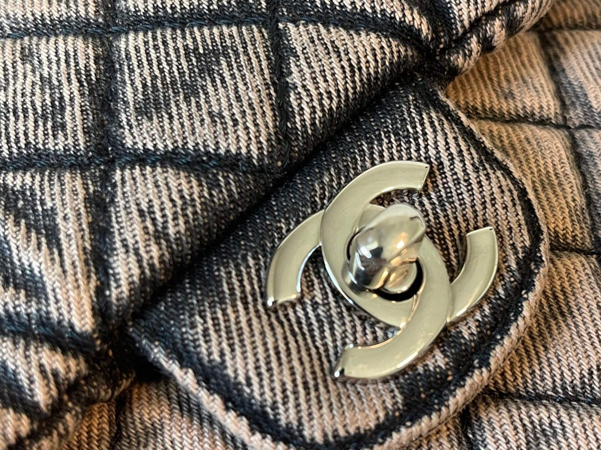 CHANEL Handbag Washed Denim Quilted Small Denimpression Flap Rose Clair Silver Hardware -Knockoff
