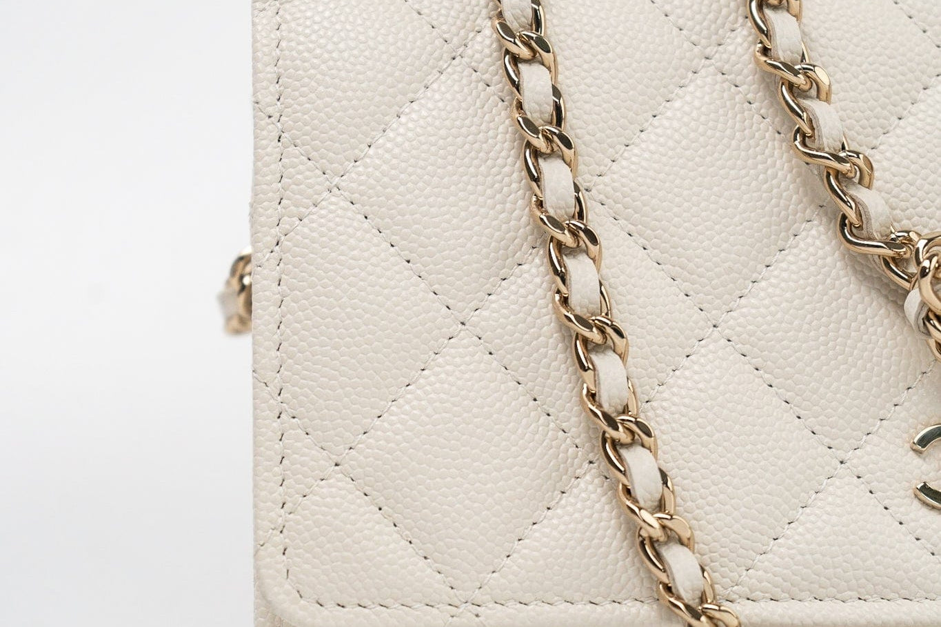 CHANEL Handbag White 22C White Caviar Quilted Wallet On Chain WOC Light Gold Hardware -Knockoff
