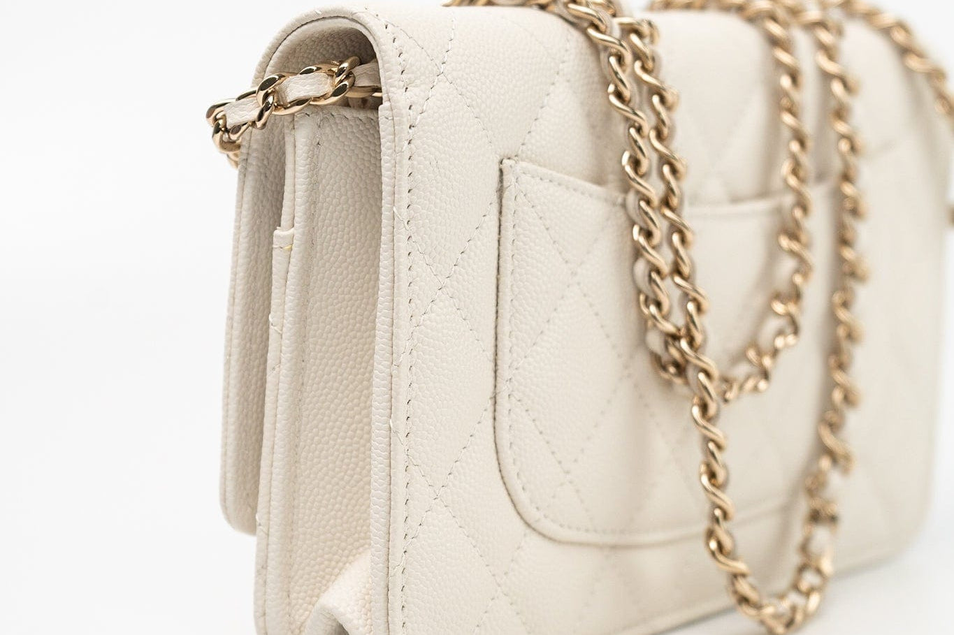 CHANEL Handbag White 22C White Caviar Quilted Wallet On Chain WOC Light Gold Hardware -Knockoff
