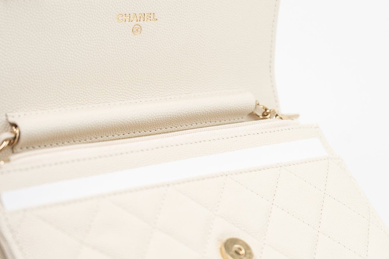 CHANEL Handbag White 22C White Caviar Quilted Wallet On Chain WOC Light Gold Hardware -Knockoff
