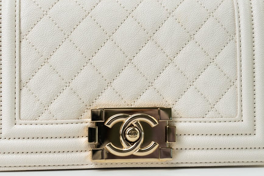 CHANEL Handbag White Caviar Quilted LeBoy Bag Small -Knockoff
