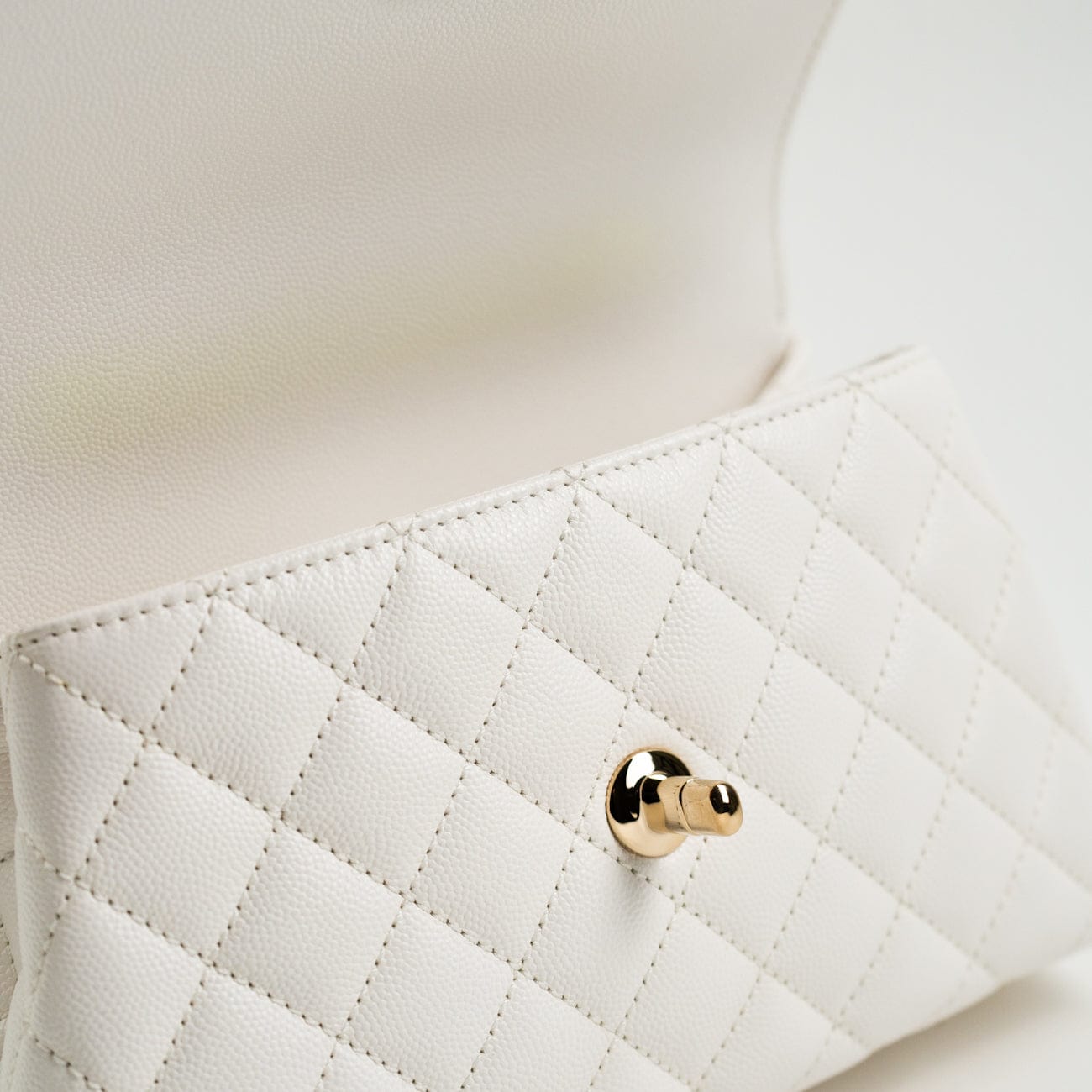 CHANEL Handbag White Caviar Quilted Small Coco Handle -Knockoff
