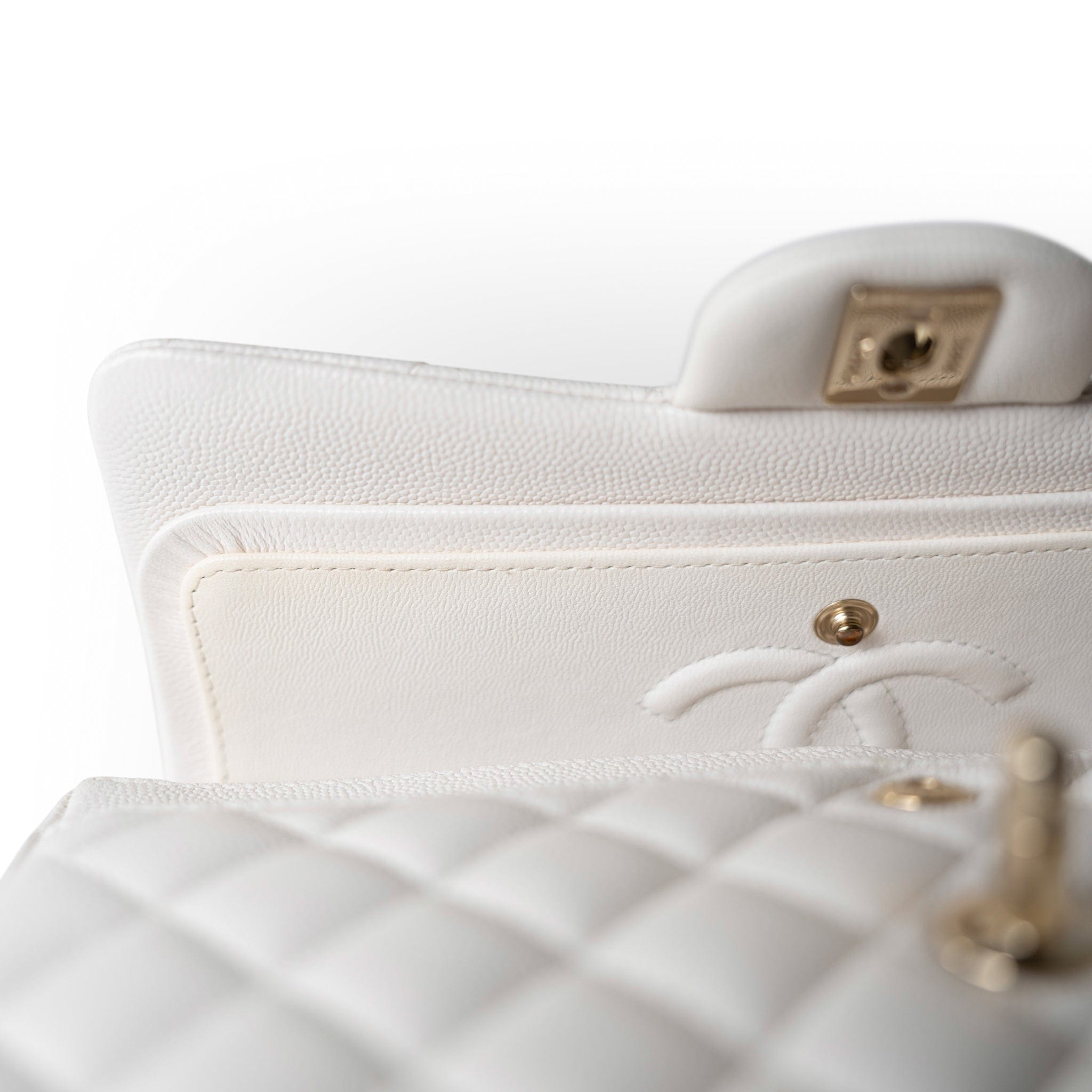 CHANEL Handbag White / Classic flap 21S White Caviar Quilted Classic Flap Small Light Gold Hardware -Knockoff
