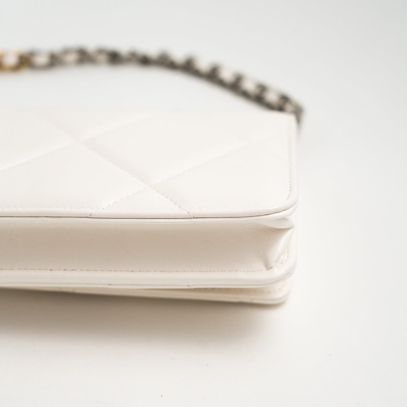 CHANEL Handbag White Lambskin Quilted 19 Wallet on Chain (WOC) -Knockoff
