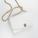 CHANEL Handbag White Vintage White Caviar Quilted Medium Diana Flap GHW -Knockoff
