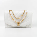 CHANEL Handbag White Vintage White Caviar Quilted Medium Diana Flap GHW -Knockoff
