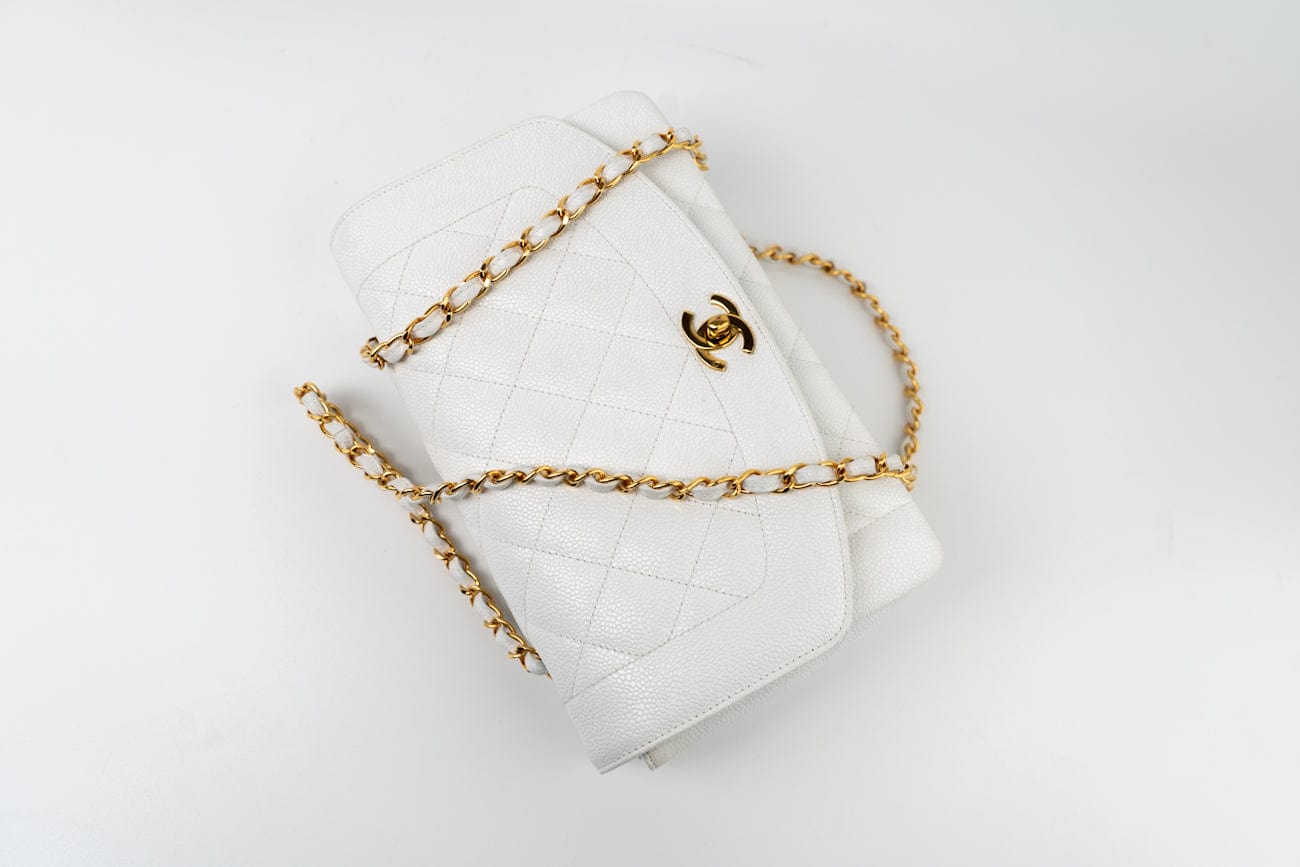 CHANEL Handbag White Vintage White Caviar Quilted Medium Diana Flap GHW -Knockoff
